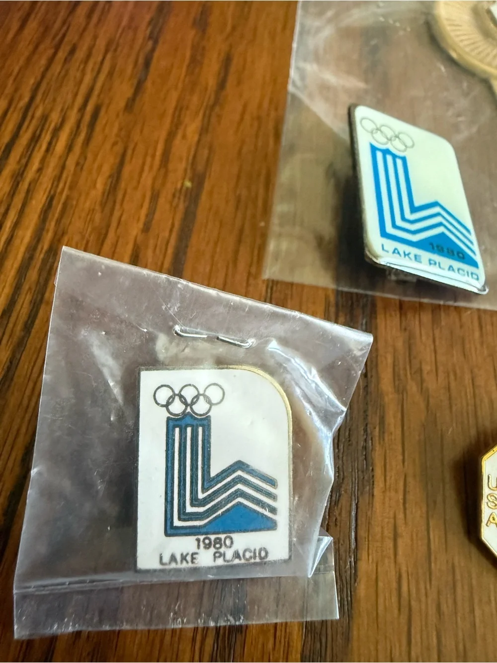 1980 Lake Placid Olympic 5pc Memorabilia Lot - Pins & Gold Bookmark